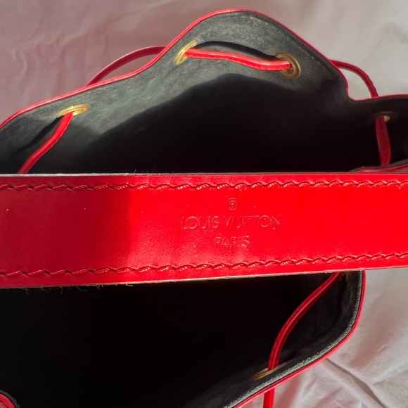 LOUIS VUITTON Petit Noe Drawstring Shoulder Bag Epi Leather Castilian Red - Picture 10 of 16